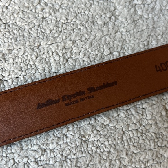 Johnston & Murphy brown leather with solid brass buckle belt - Picture 6 of 9